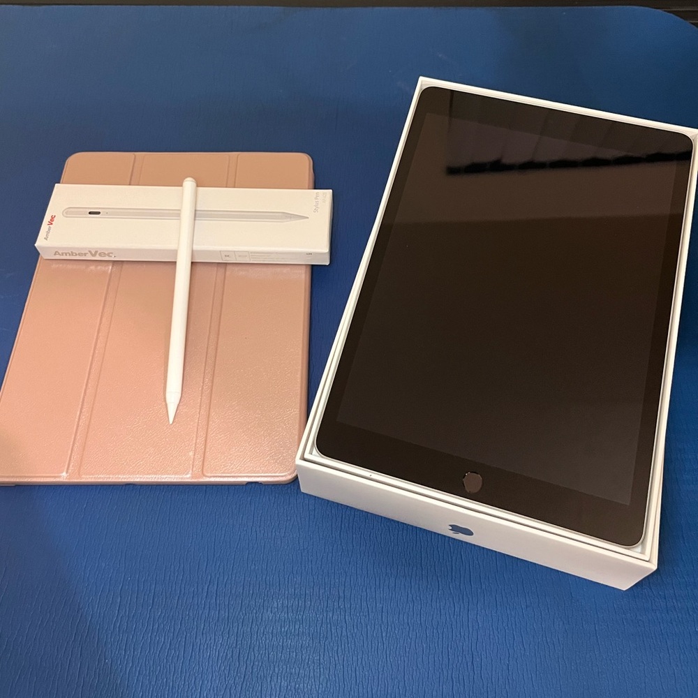 Apple -10.2-Inch iPad (9th Generation)-Wi-Fi - 64GB -W/ Compatible Stylus